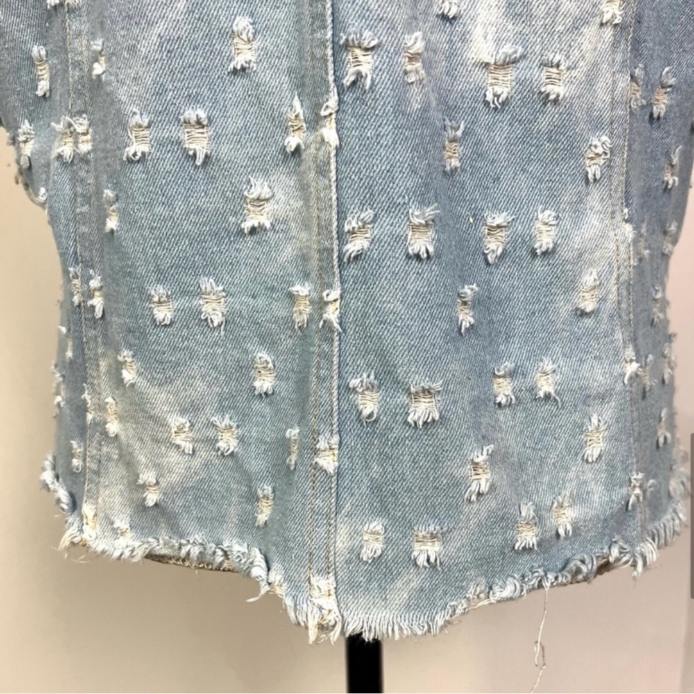 Very J distressed high low denim vest - Size: Large - Picture 12 of 16